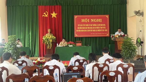 TIẾP XÚC CỬ TRI TRƯỚC KỲ HỌP CUỐI NĂM 2025 CỦA HĐND TỈNH VÀ HĐND XÃ