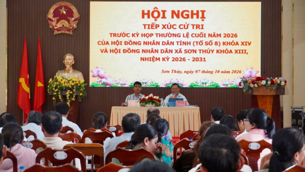 ĐẠI BIỂU HĐND TỈNH VÀ HĐND XÃ SƠN THỦY TIẾP XÚC CỬ TRI TẠI THÔN GÒ SIM